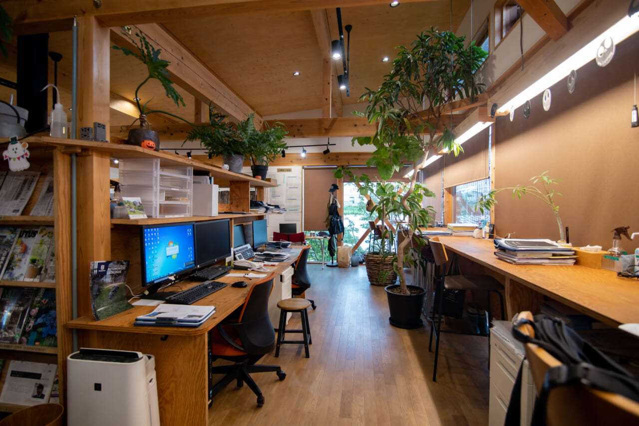 高崎松風園様のオフィス。オフィスデザインのポイントは色使い