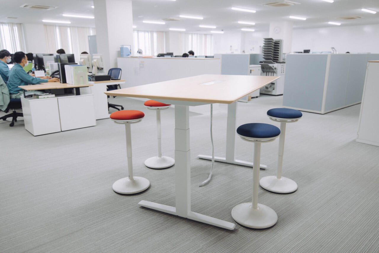 オフィス家具の選定はデザインと実用性両面から
